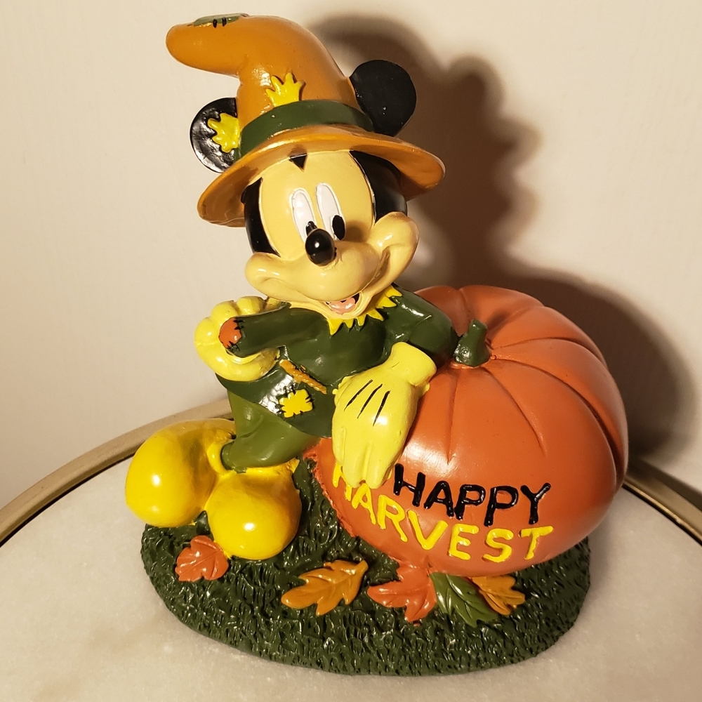 Mickey happy harvest figurine